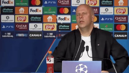 开云官方-斯洛特：4后卫还是5后卫？那我问你，谁能阻止巴黎这样狂攻