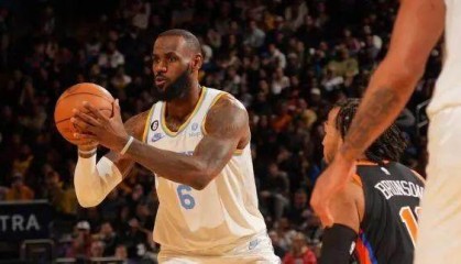 开云体育网站-拒绝里程悲！詹姆斯再取三双助湖人攻陷麦迪逊花园