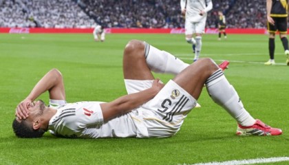 开云体育-推迟复出！皇马1.8亿巨星危险了！地位大不如前，球迷：不如离队|贝林厄姆|圣地亚哥-伯纳乌足球场|皇家马德里|巴列卡诺|曼城_新浪体育_新浪新闻