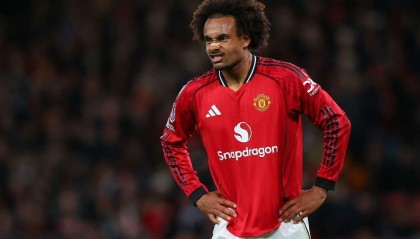 开云官网入口-这么踢还能转会？齐尔克泽7次对抗仅1成功，80分钟反击匀速跑