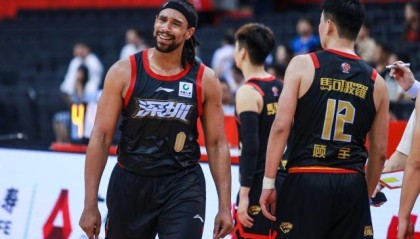 开云体育-有惊无险！深圳拿下开门红 强势萨林杰令北控无解