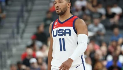 两战贡献33分13助 美国男篮主控火炬由布朗森传承