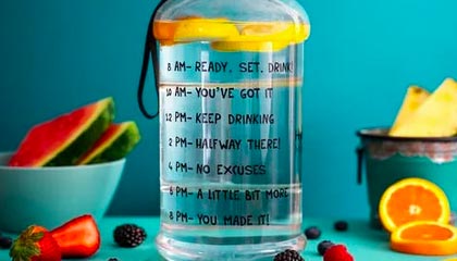 开云-冲动！马丁内利朝受伤的布拉德利扔球并推他离场引发冲突