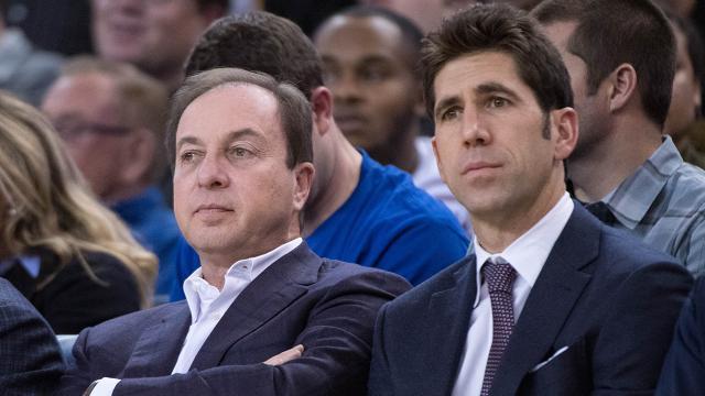 1661860884423044804.jpg Joe-Lacob-Bob-Myers-USA-10546754_0.jpg